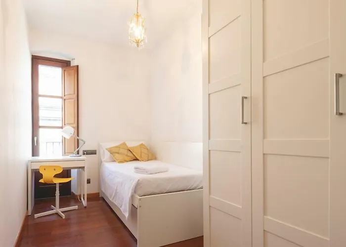 Διαμέρισμα Bravissimo Mercaders 6 *