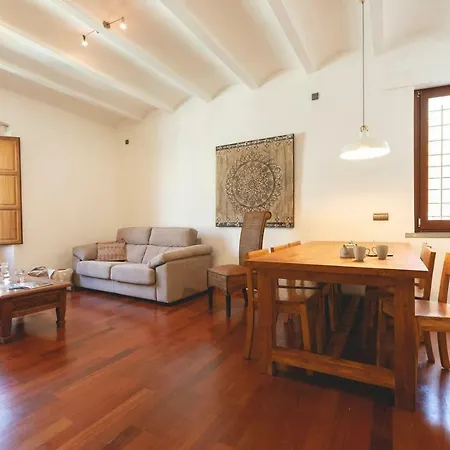 Apartamento Bravissimo Mercaders 6 *