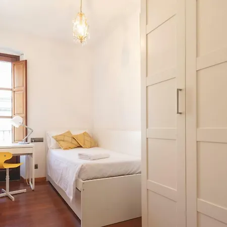 Apartamento Bravissimo Mercaders 6 *