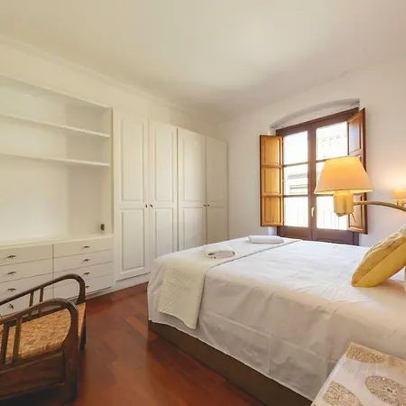 Bravissimo Mercaders 6 شقة